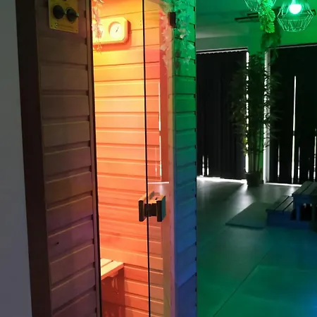 O Privatif - Luxury - Jacuzzi-sauna-netflix-fishspa-serviettes-peignoirs-sandales-cafe Villa
