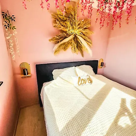 O Privatif - Luxury - Jacuzzi-sauna-netflix-fishspa-serviettes-peignoirs-sandales-cafe Villa