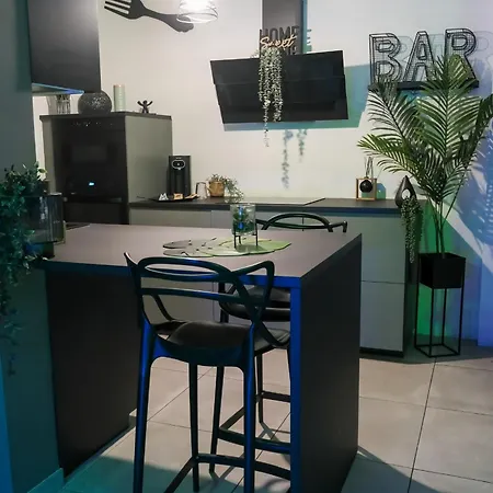 ô Privatif - Luxury - Jacuzzi-sauna-netflix-fishspa-serviettes-peignoirs-sandales-cafe *