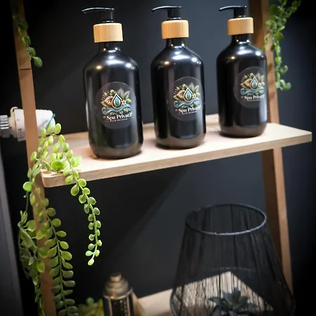 O Privatif - Luxury - Jacuzzi-sauna-netflix-fishspa-serviettes-peignoirs-sandales-cafe