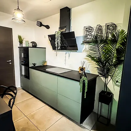 ô Privatif - Luxury - Jacuzzi-sauna-netflix-fishspa-serviettes-peignoirs-sandales-cafe