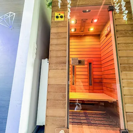 ô Privatif - Luxury - Jacuzzi-sauna-netflix-fishspa-serviettes-peignoirs-sandales-cafe * Morlanwelz