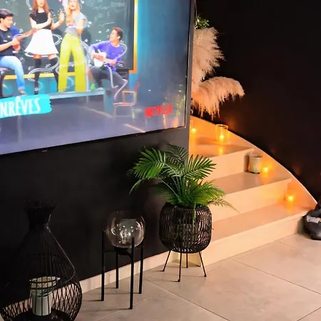 Villa ô Privatif - Luxury - Jacuzzi-sauna-netflix-fishspa-serviettes-peignoirs-sandales-cafe *