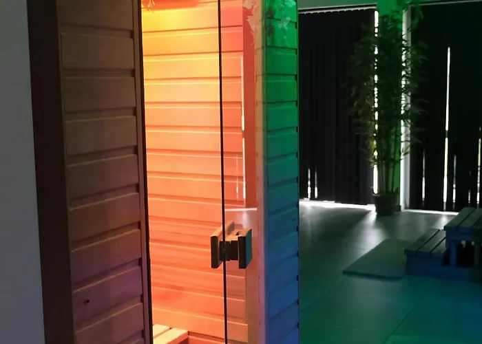 ô Privatif - Luxury - Jacuzzi-sauna-netflix-fishspa-serviettes-peignoirs-sandales-cafe Villa