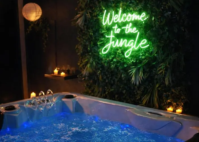 ô Privatif - Luxury - Jacuzzi-sauna-netflix-fishspa-serviettes-peignoirs-sandales-cafe Villa *