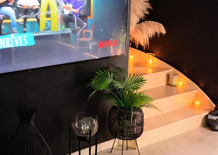 Villa ô Privatif - Luxury - Jacuzzi-sauna-netflix-fishspa-serviettes-peignoirs-sandales-cafe *